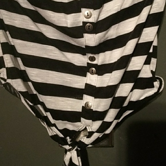 Striped Strapless Shirt - Picture 2 of 2